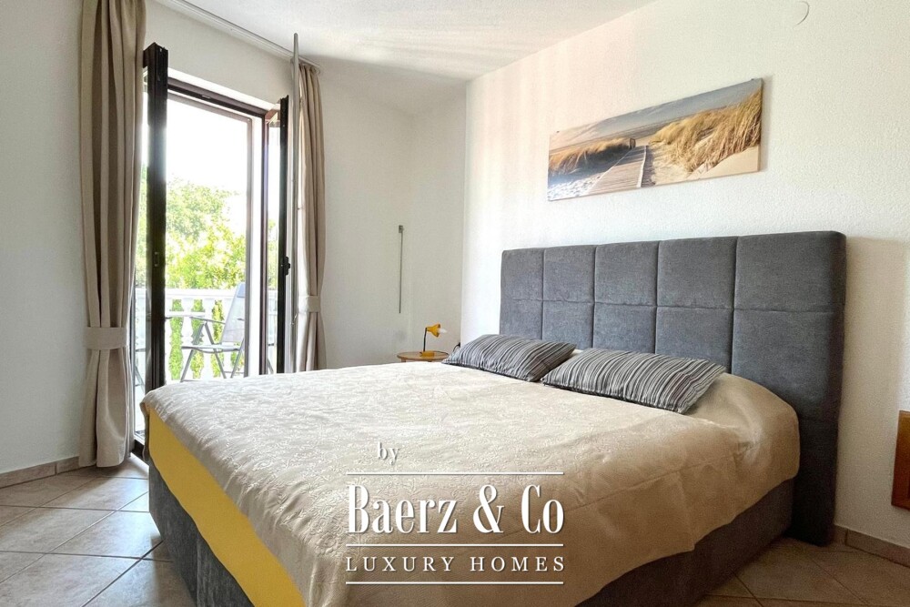 Crikvenica, house with 4 apartments and 2 commercial units in the town centre with sea view image