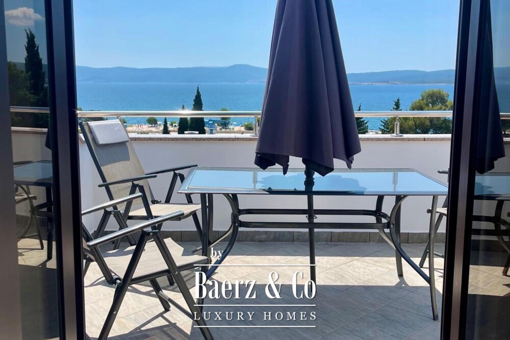 Crikvenica, house with 4 apartments and 2 commercial units in the town centre with sea view image
