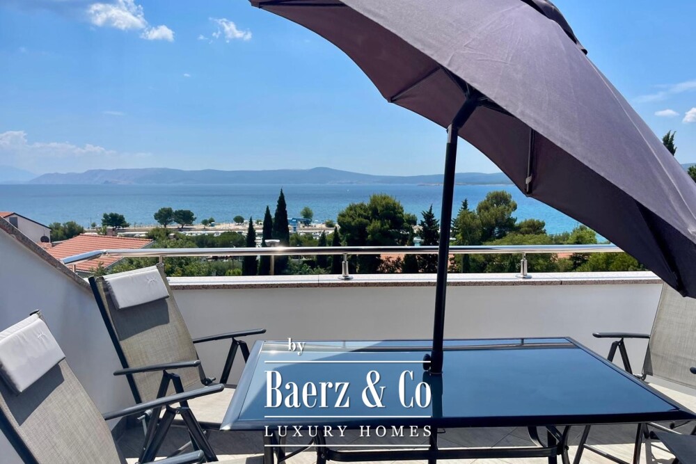 Crikvenica, house with 4 apartments and 2 commercial units in the town centre with sea view image