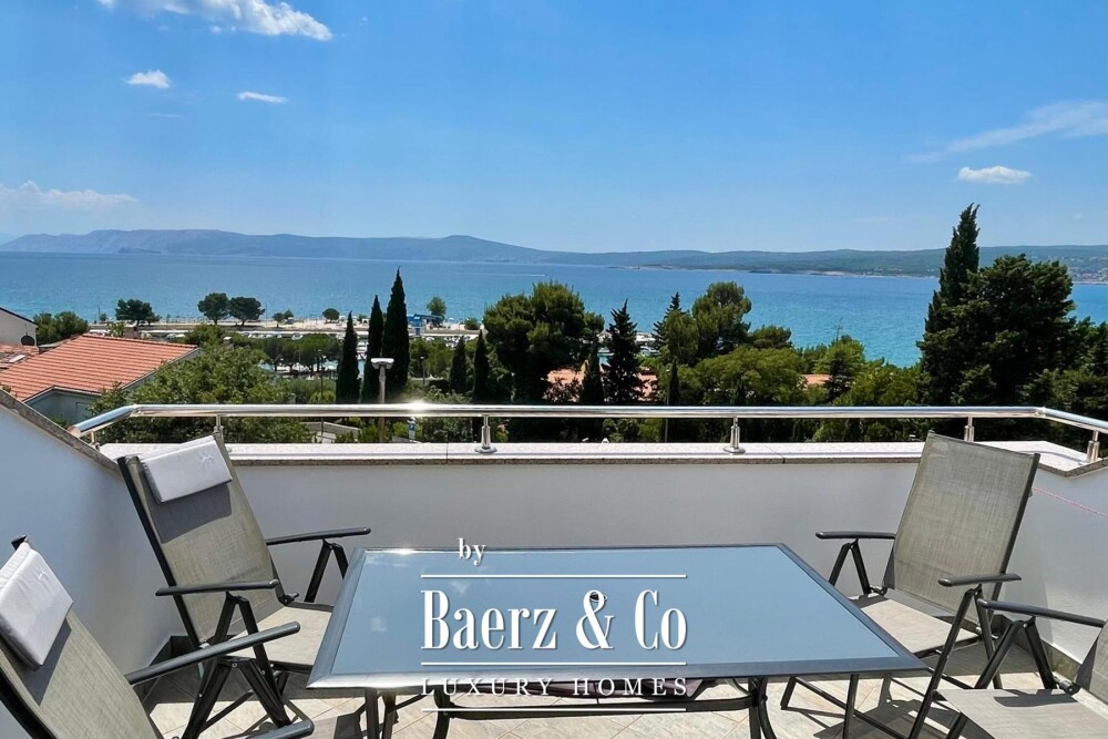 Crikvenica, house with 4 apartments and 2 commercial units in the town centre with sea view image
