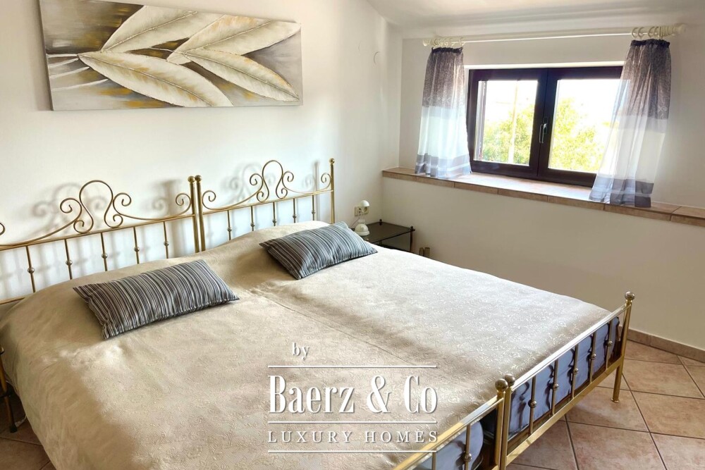 Crikvenica, house with 4 apartments and 2 commercial units in the town centre with sea view image