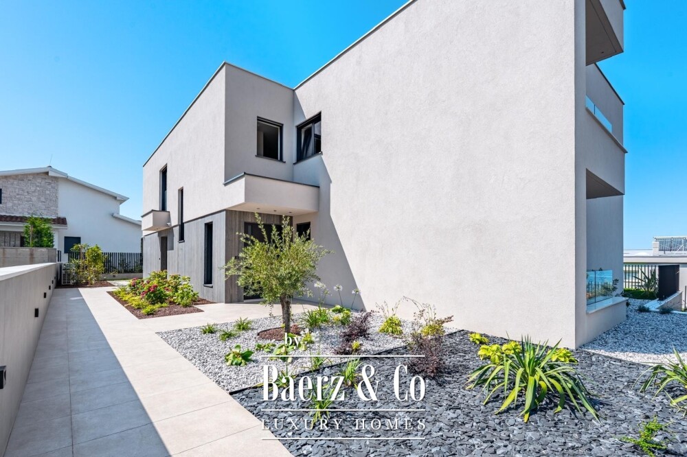 Exclusive Luxury Residence with Two Independent Villas in One Property, Kvarner Bay Views image