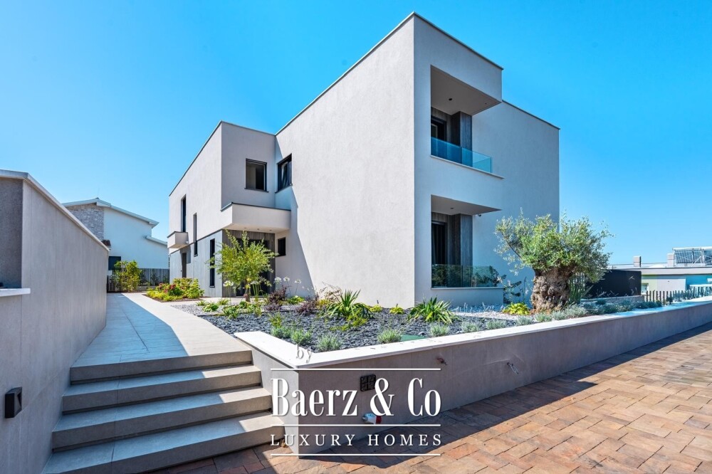 Exclusive Luxury Residence with Two Independent Villas in One Property, Kvarner Bay Views image