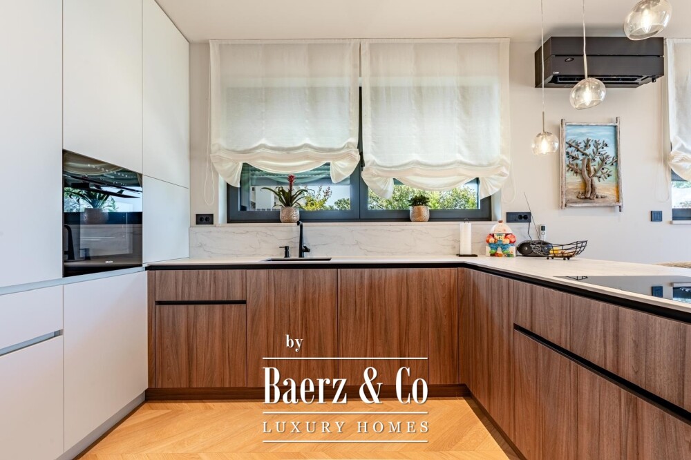 Exclusive Luxury Residence with Two Independent Villas in One Property, Kvarner Bay Views image