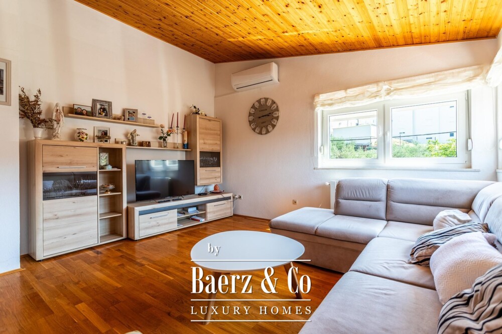 Split, Kamen, a multi-family house with a total gross area of 492 m² image