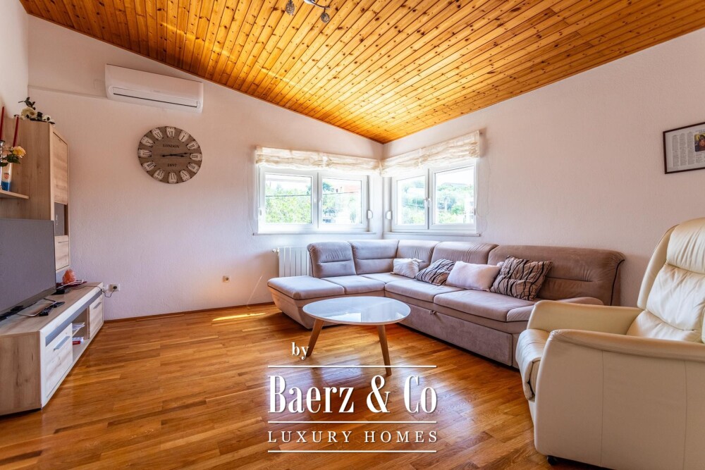 Split, Kamen, a multi-family house with a total gross area of 492 m² image
