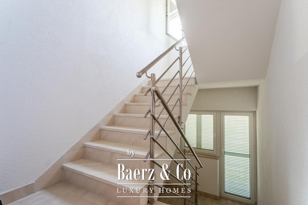 Split, Kamen, a multi-family house with a total gross area of 492 m² image