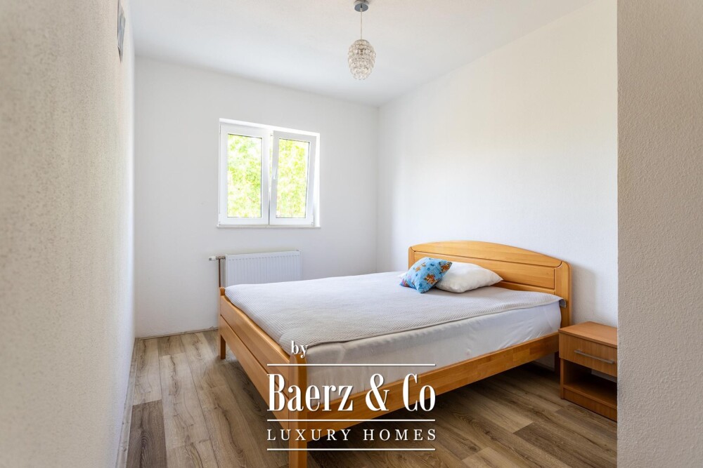 Split, Kamen, a multi-family house with a total gross area of 492 m² image