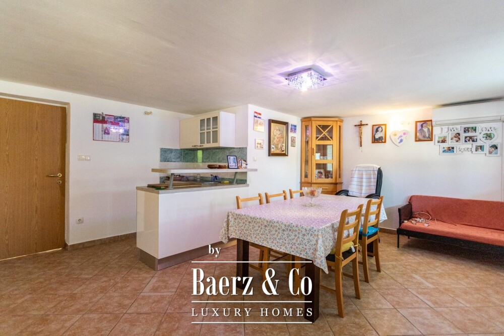 Split, Kamen, a multi-family house with a total gross area of 492 m² image