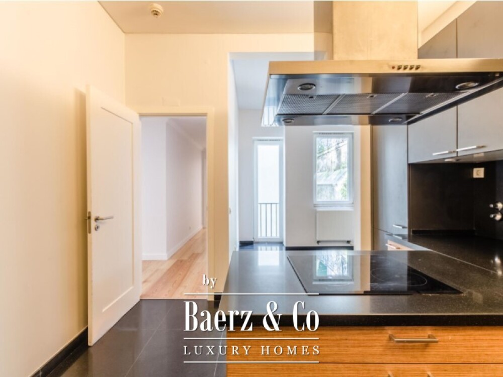 3-bedroom apartment with private parking, in a prime Chiado location image