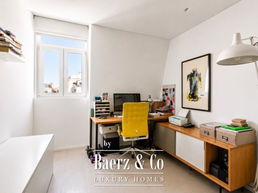 3 Bedroom Apartment with Estrela Basilica View | 138 m² | 2 Garage Spaces | Storage Room image
