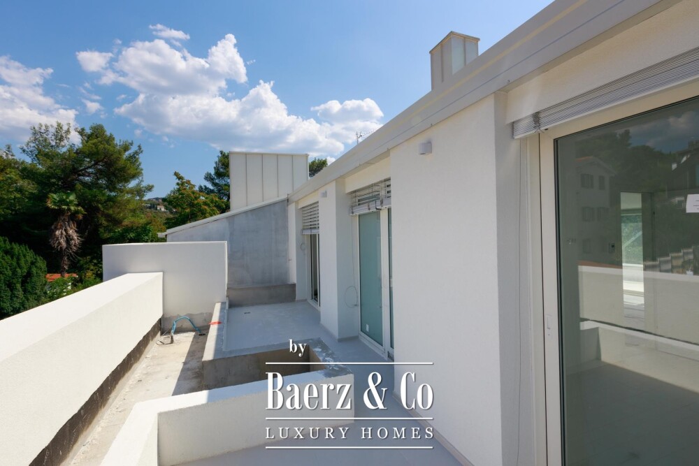 Opatija Privé, exclusive three-room penthouse 84 m², swimming pool, gym image