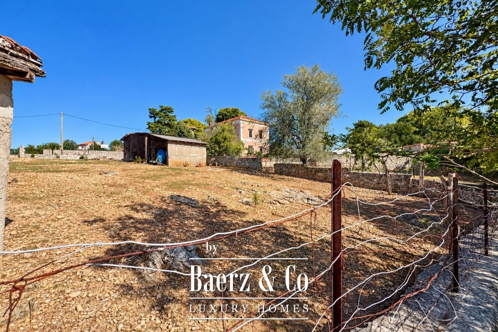 Island of Cres, Punta Križa, 280 m² house for renovation on a spacious 3,150 m² plot image