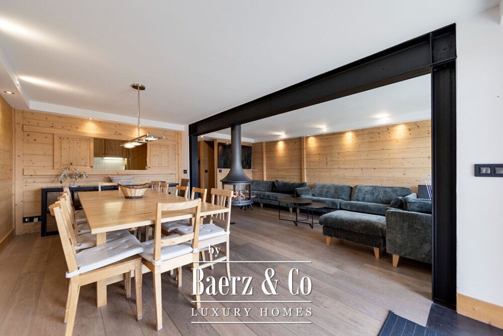 5-bedroom chalet - Ski-in/ski-out image
