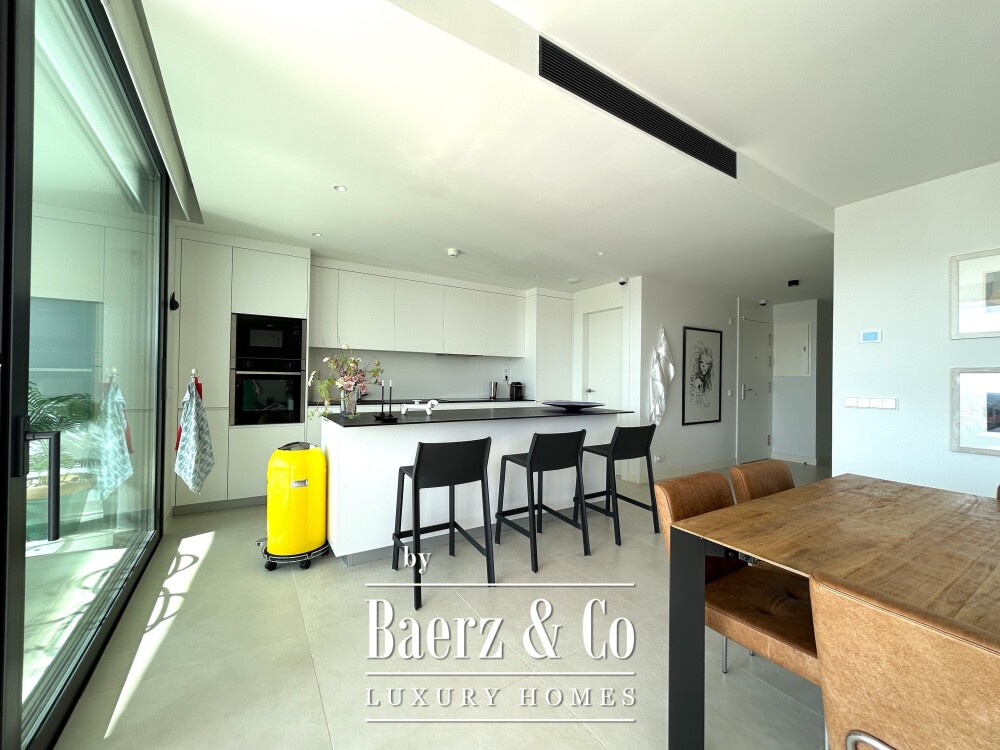 Contemporary Apartment with Sea Views, Higuerón West image