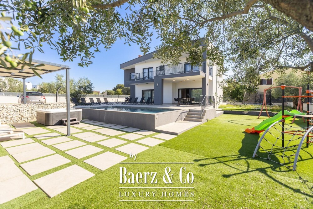 Istria, Galižana, spacious house with pool, large yard and sea view image
