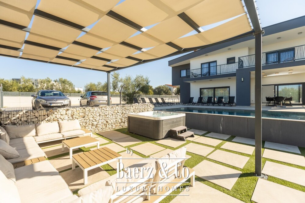 Istria, Galižana, spacious house with pool, large yard and sea view image