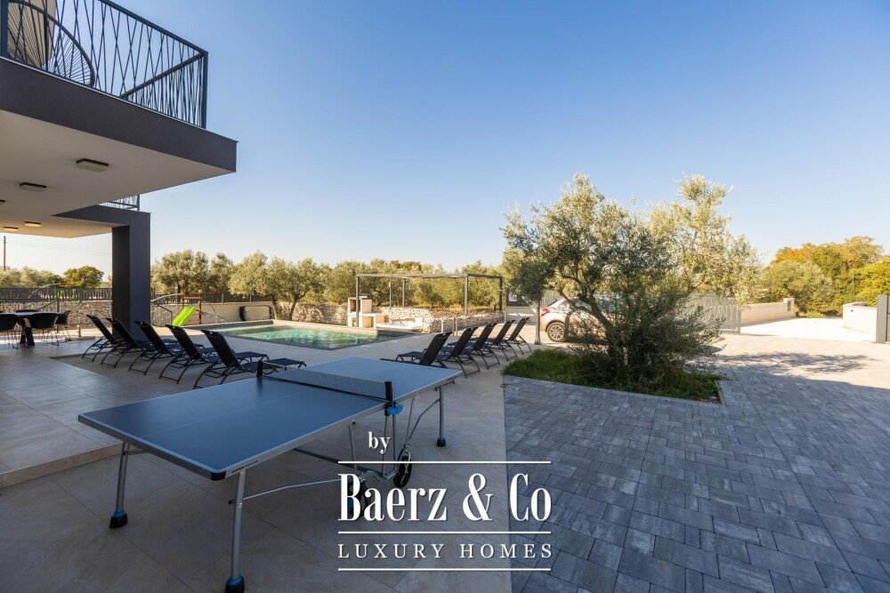 Istria, Galižana, spacious house with pool, large yard and sea view image