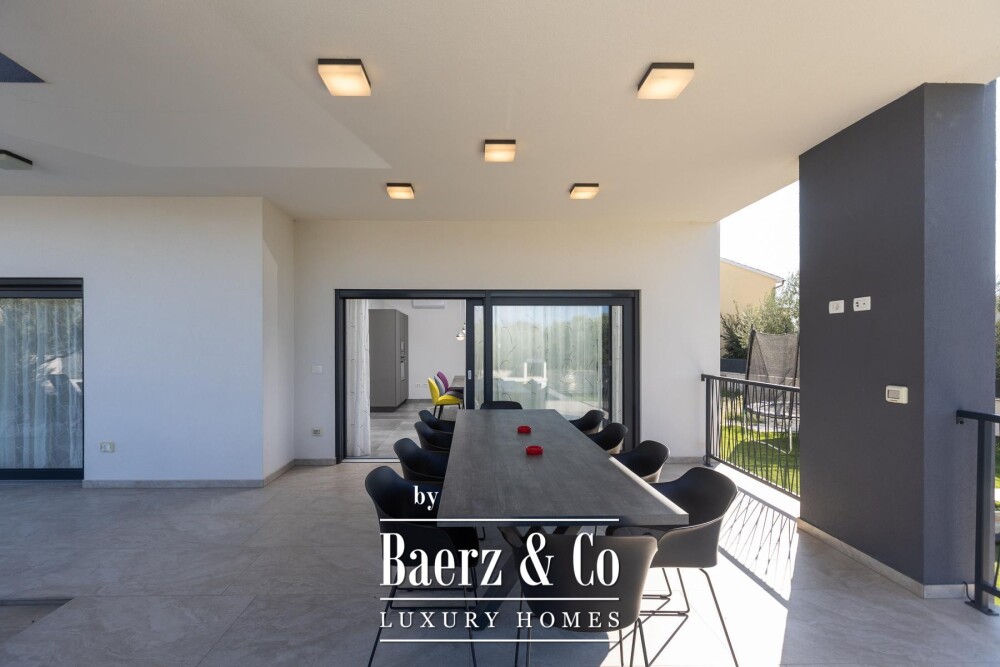 Istria, Galižana, spacious house with pool, large yard and sea view image