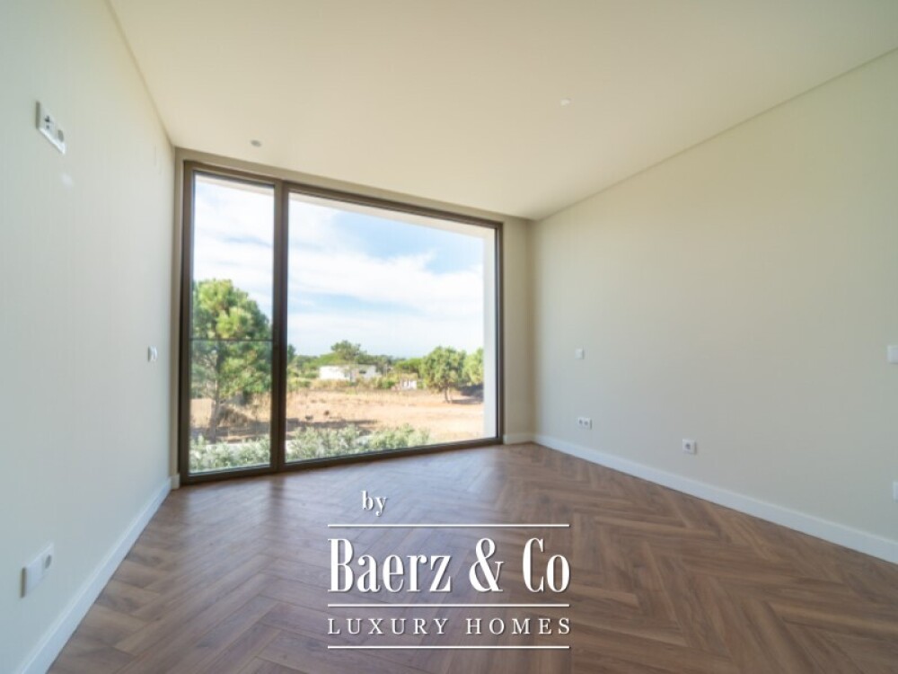 Brand-New Contemporary Villa in São João das Lampas, Close to the Beach image