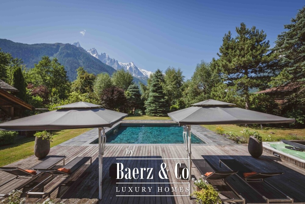 Prestigious 7-room chalet - Unobstructed views of Mont-Blanc image