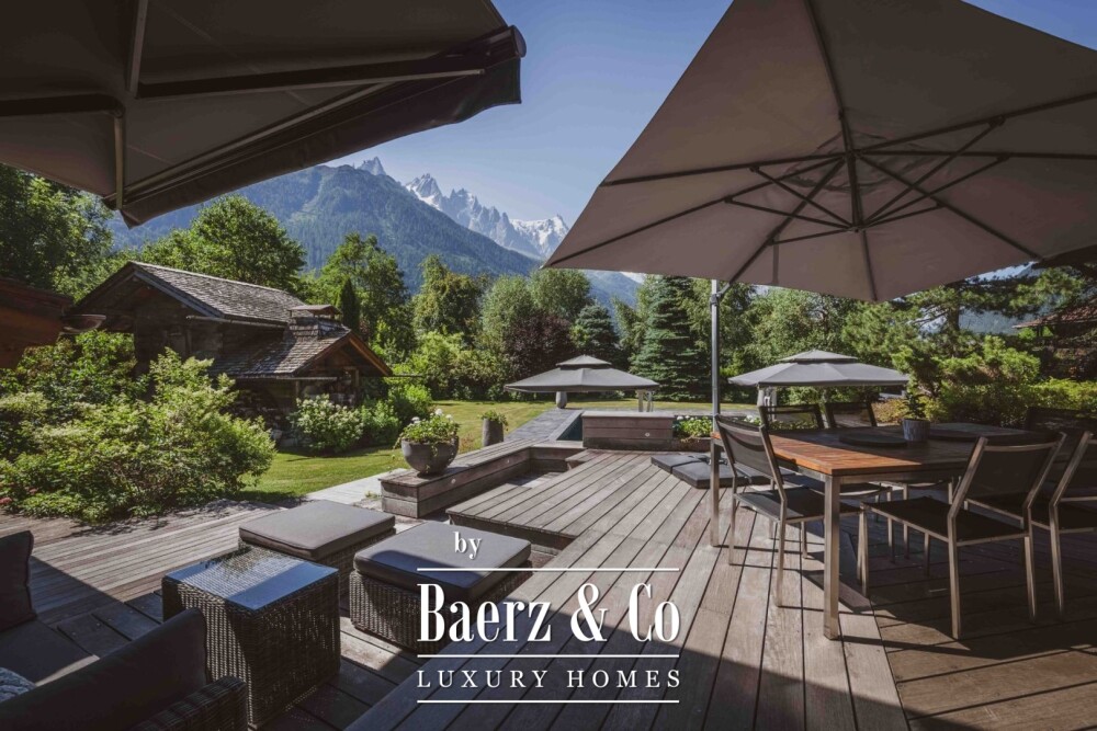 Prestigious 7-room chalet - Unobstructed views of Mont-Blanc image