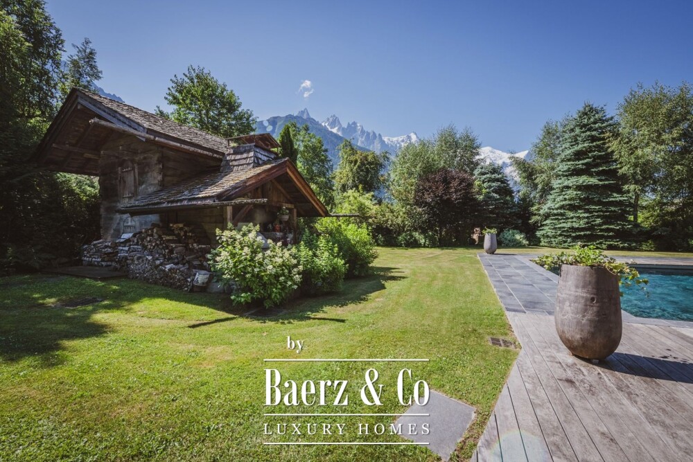 Prestigious 7-room chalet - Unobstructed views of Mont-Blanc image