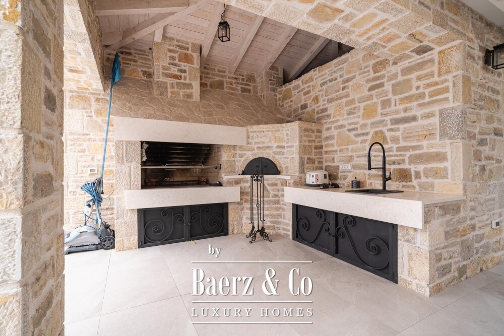 Zadar, Žerava - Luxury Stone Villa of Approx. 360 m², 5 En-Suite Bedrooms, Heated Infinity Pool image