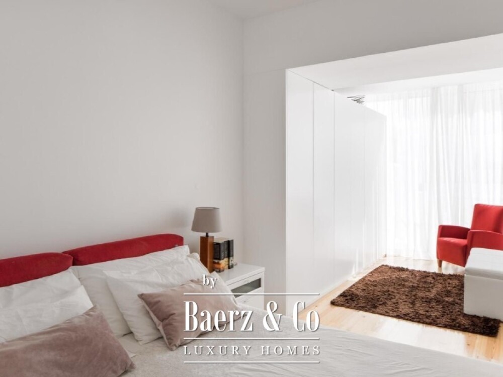 3-Bedroom plus study apartment , with Private Outdoor Space, in Campo Pequeno image