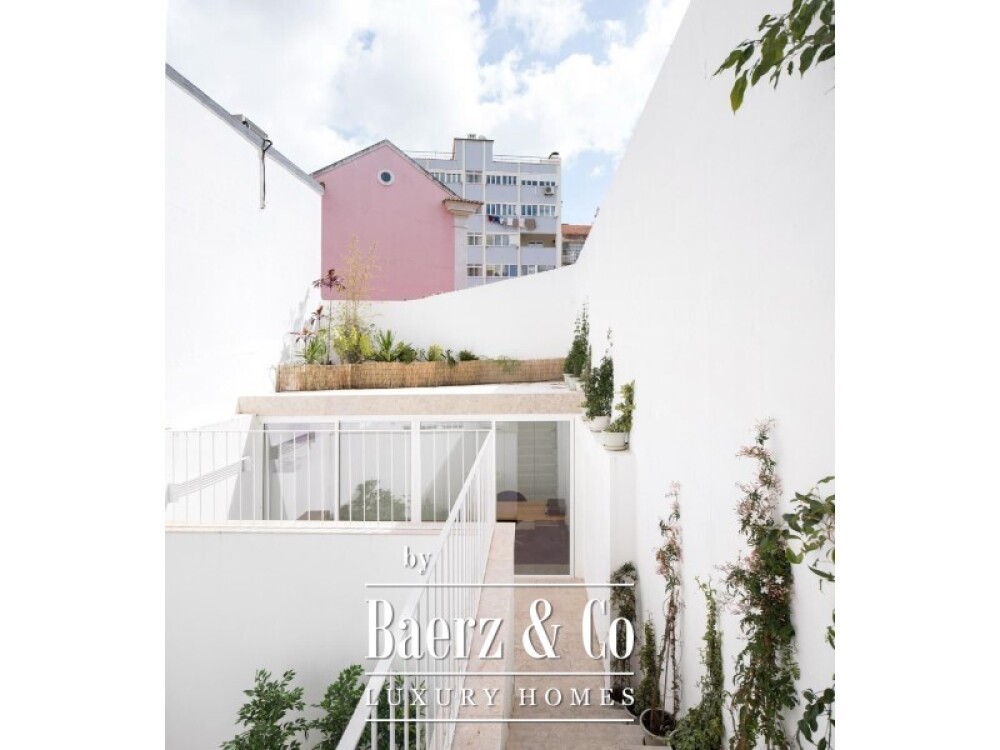 3-Bedroom plus study apartment , with Private Outdoor Space, in Campo Pequeno image