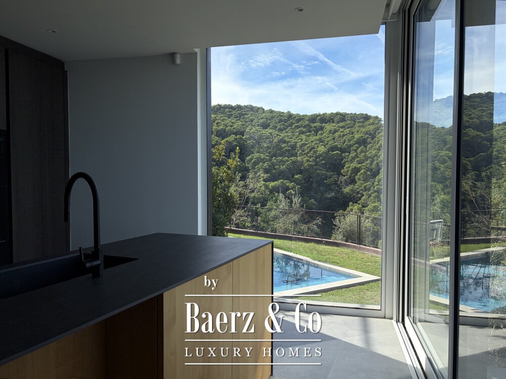 Sea-view property near Sa Riera, Begur image