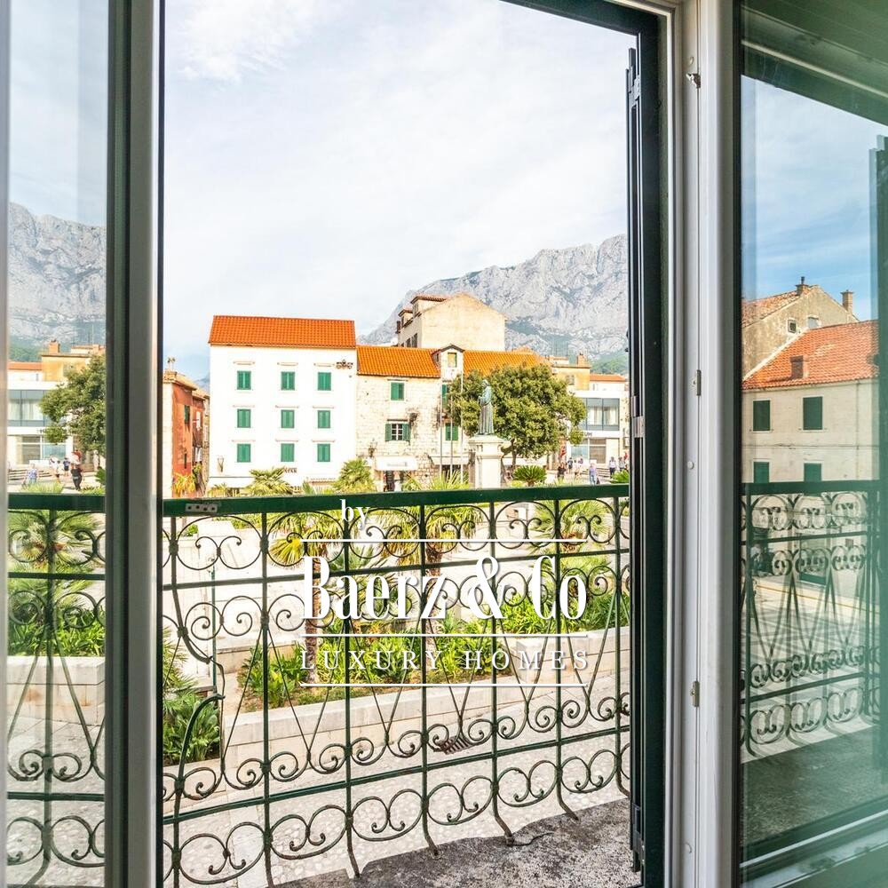 Makarska, Kačić Square, historic house with residential, tourist accommodation and commercial spaces image