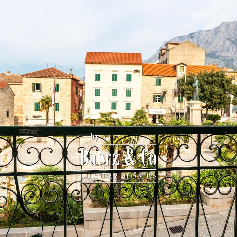 Makarska, Kačić Square, historic house with residential, tourist accommodation and commercial spaces image