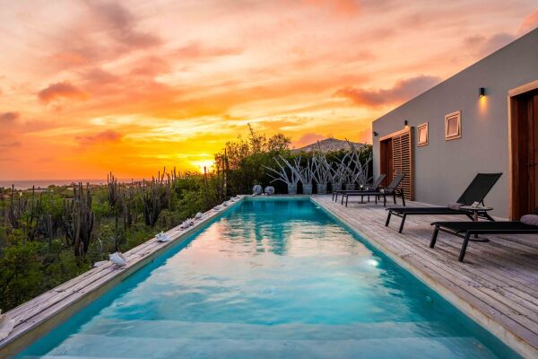 photo 24 Crown West 